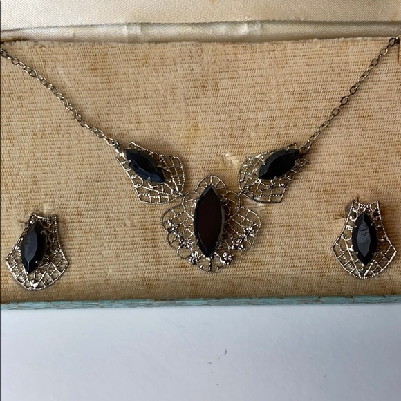 Vintage 1950s earrings and necklace set - Picture 4 of 5